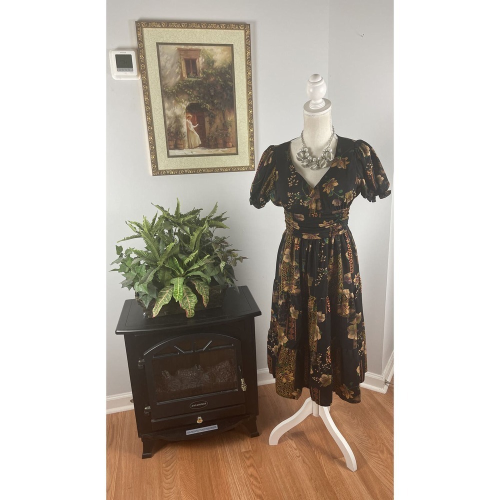 Floral Print Women Dress Tree Tiers Puff Short Sleeve Below Knee Build-in Bra